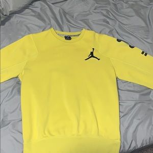 Air Jordan Nike. Crew neck size M men’s.